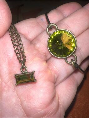 Chartreuse Crystallike Pendant Necklace and Bracelet Set